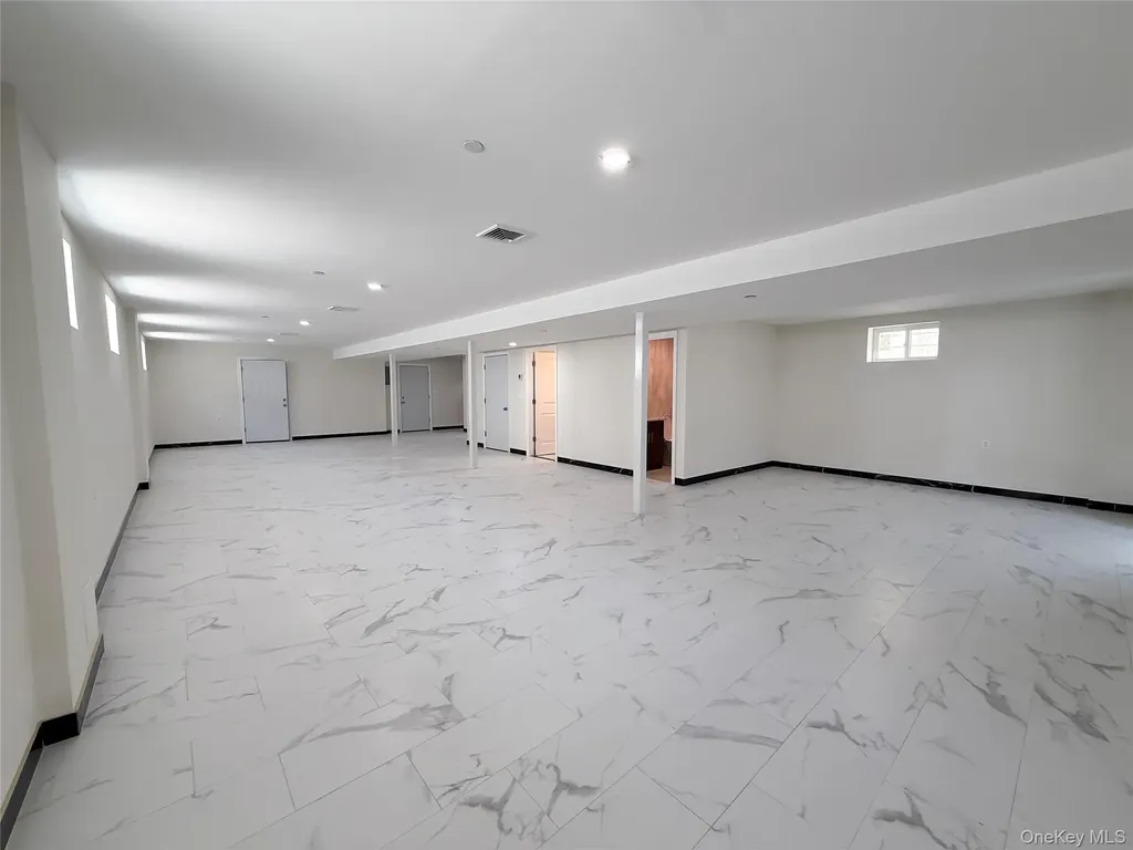 3174 Valhalla Drive Bronx NY 10465