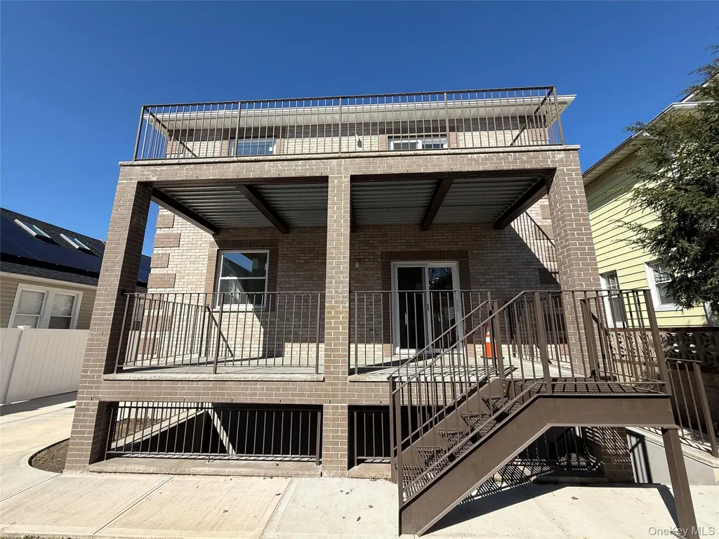 3174 Valhalla Drive Bronx NY 10465
