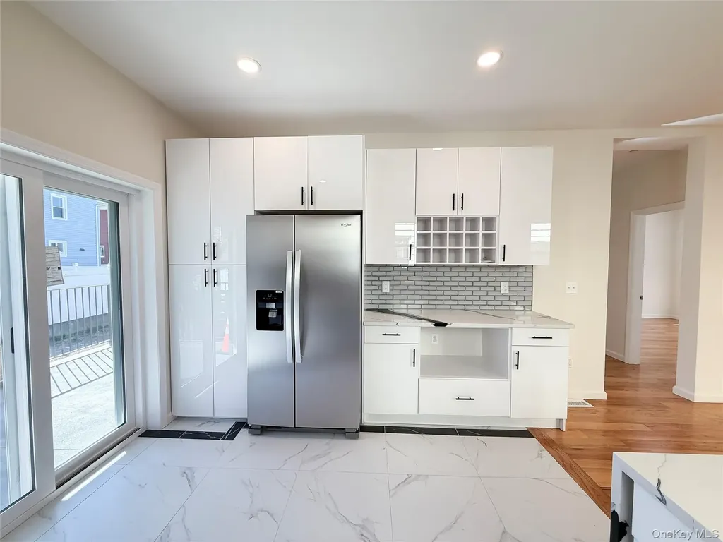 3174 Valhalla Drive Bronx NY 10465