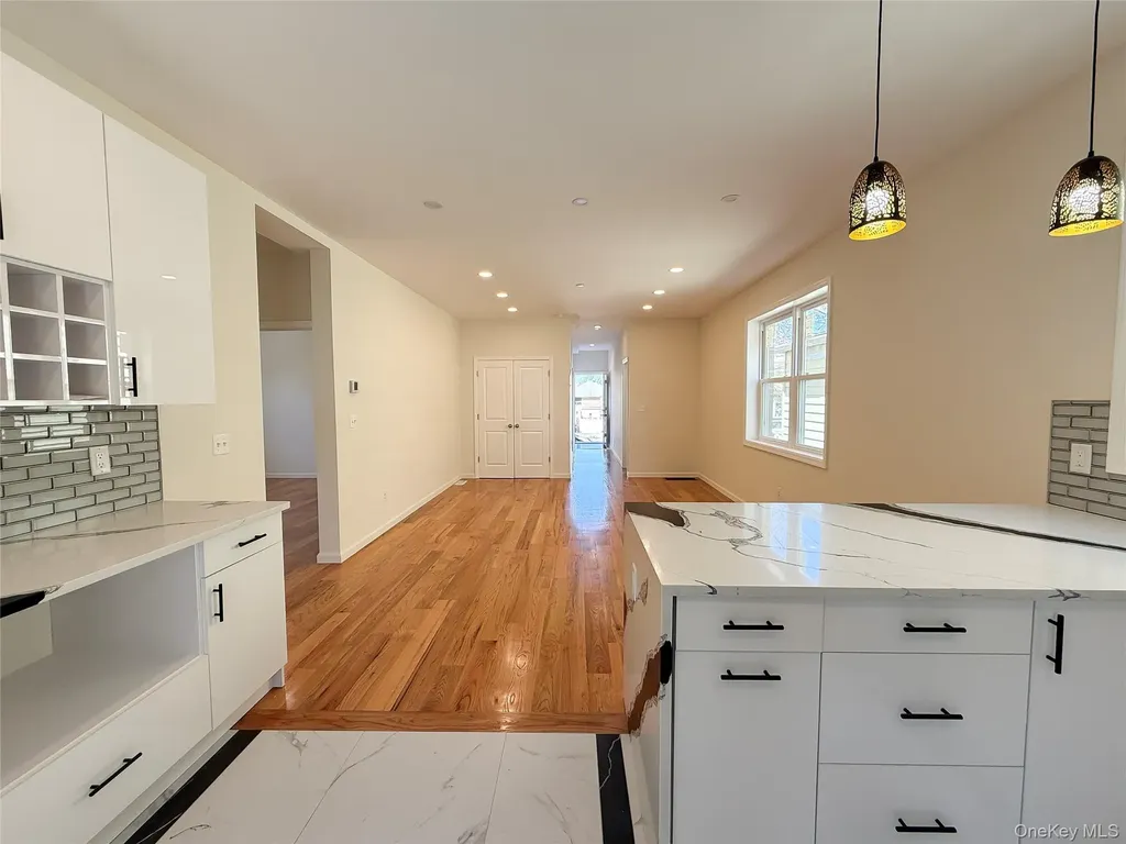 3174 Valhalla Drive Bronx NY 10465