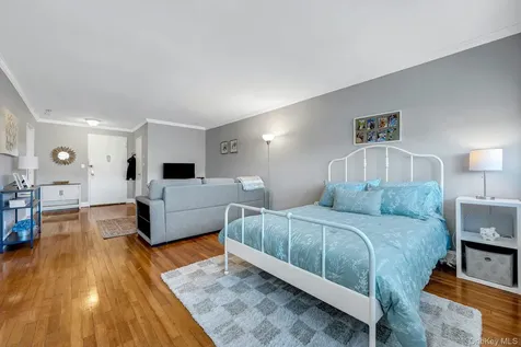 370 Westchester Avenue Port Chester NY 10573