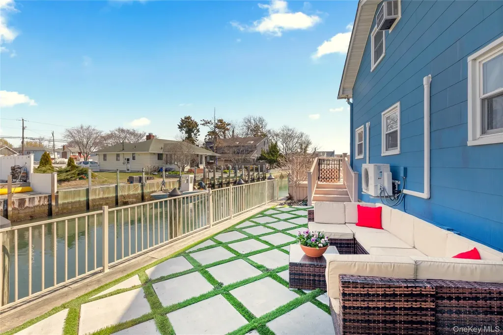 2 E Lido Prom Lindenhurst NY 11757