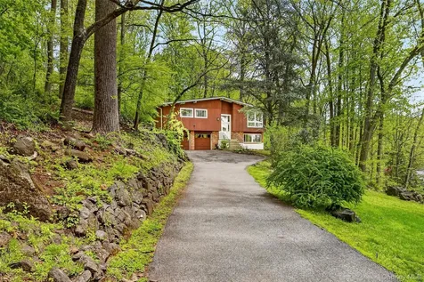 20 John Cava Lane Cortlandt Manor NY 10567