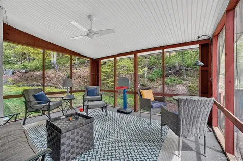 20 John Cava Lane Cortlandt Manor NY 10567