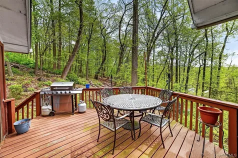20 John Cava Lane Cortlandt Manor NY 10567