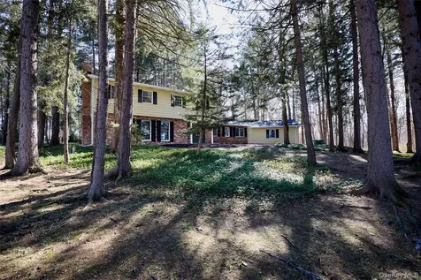 5 Genung Court Hopewell Junction NY 12533