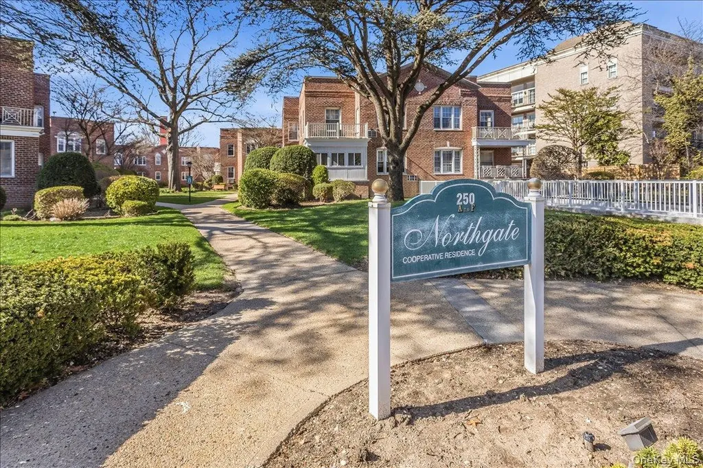 250 Central Avenue Lawrence NY 11559