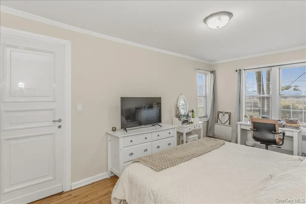 250 Central Avenue Lawrence NY 11559