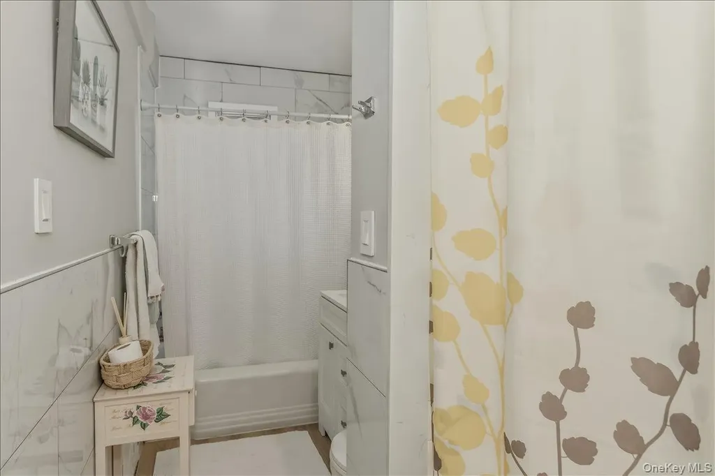 250 Central Avenue Lawrence NY 11559