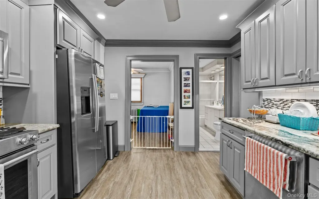 253 S 7th Street Lindenhurst NY 11757