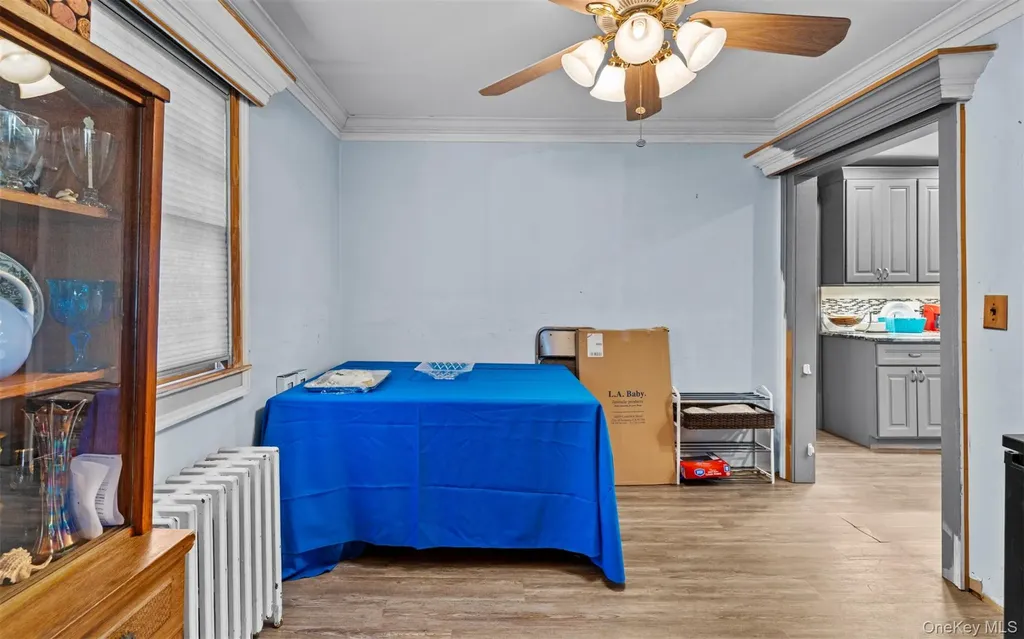 253 S 7th Street Lindenhurst NY 11757