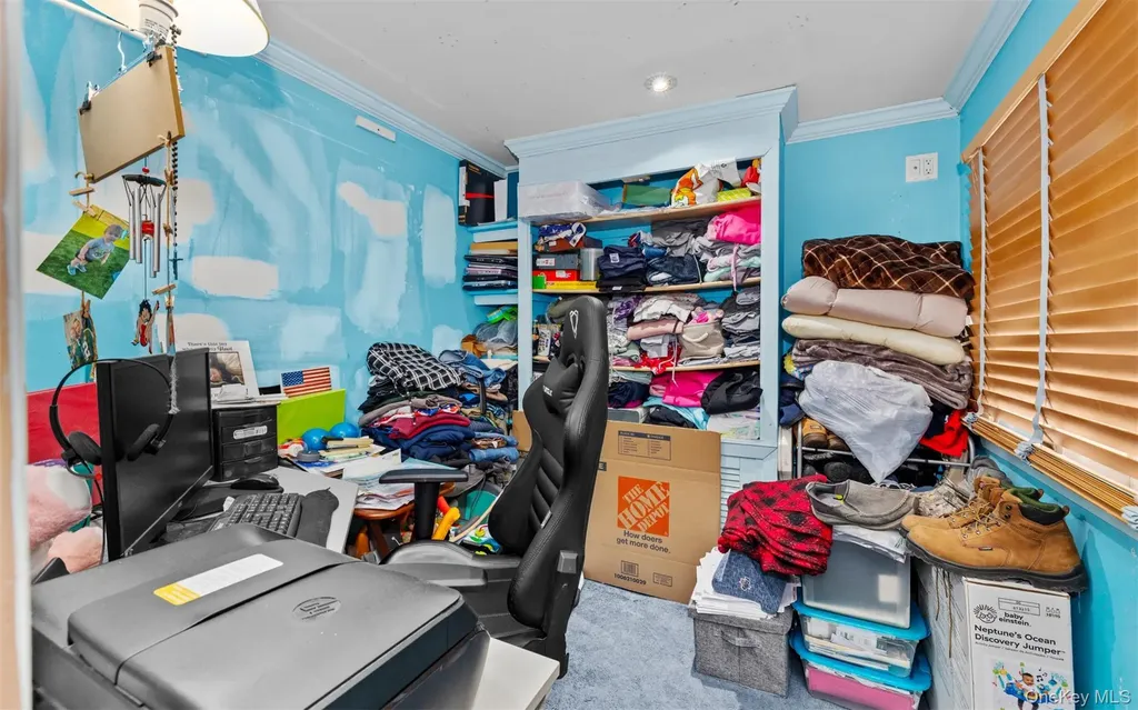 253 S 7th Street Lindenhurst NY 11757