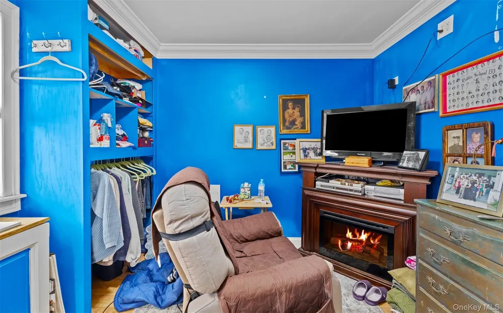 253 S 7th Street Lindenhurst NY 11757