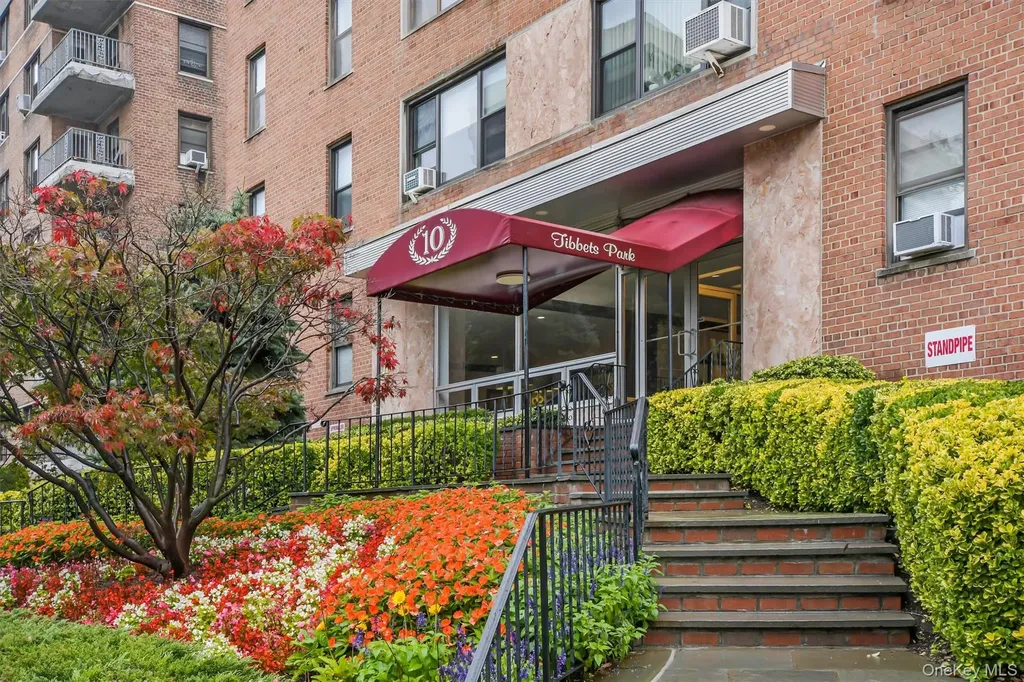 10 N Broadway White Plains NY 10601