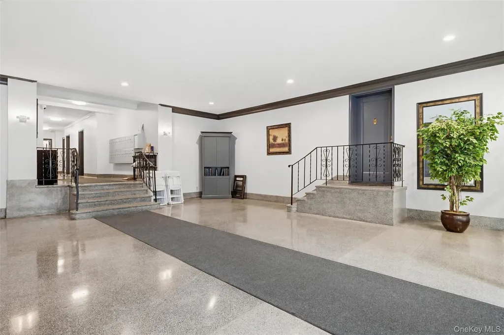 10 N Broadway White Plains NY 10601
