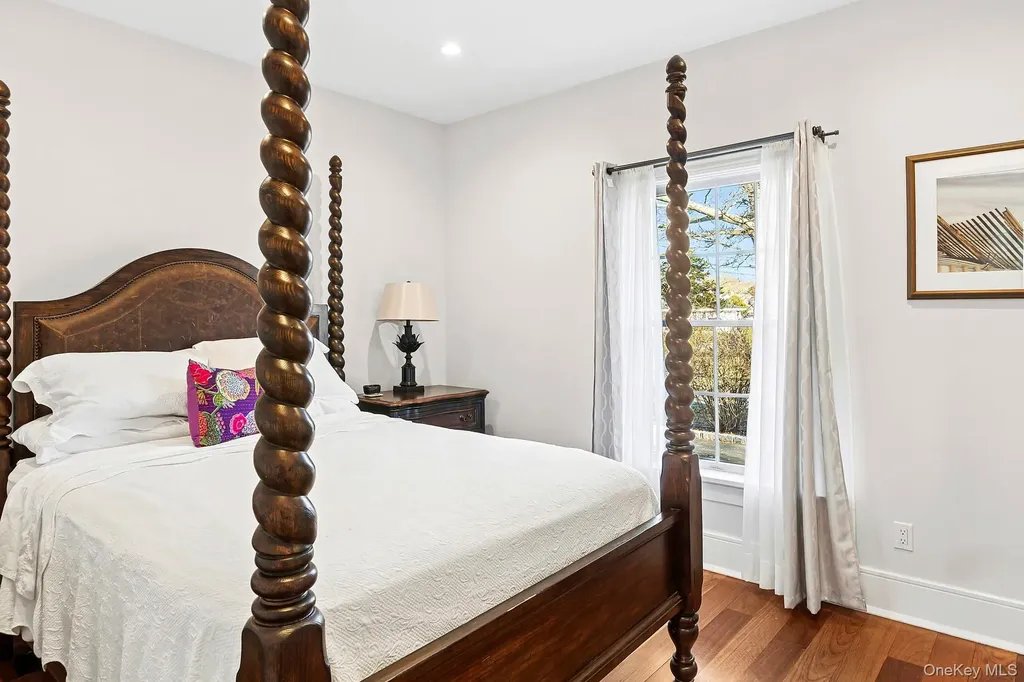 8 Canal Way Hampton Bays NY 11946
