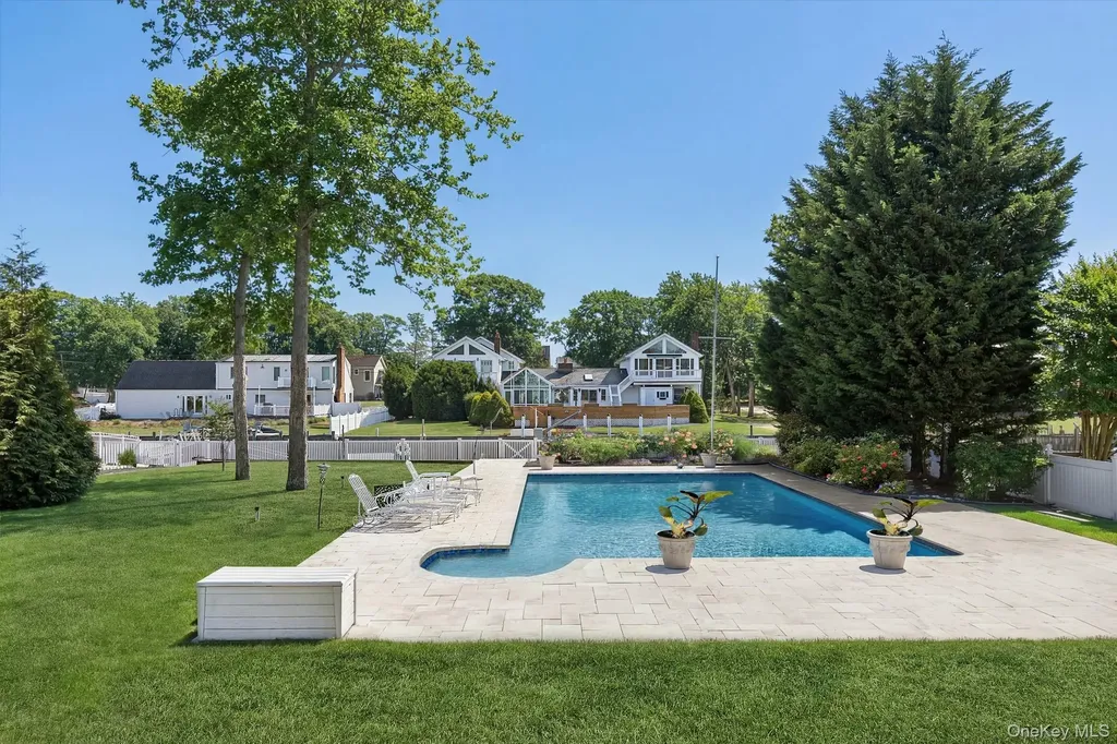 8 Canal Way Hampton Bays NY 11946