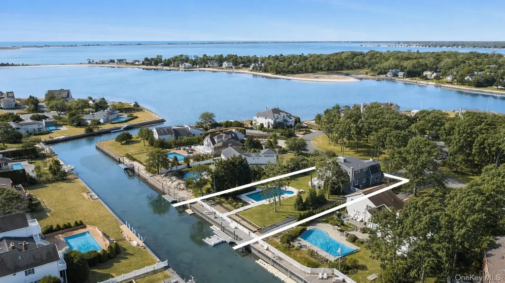 8 Canal Way Hampton Bays NY 11946