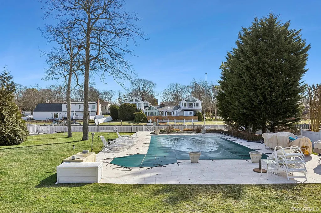8 Canal Way Hampton Bays NY 11946