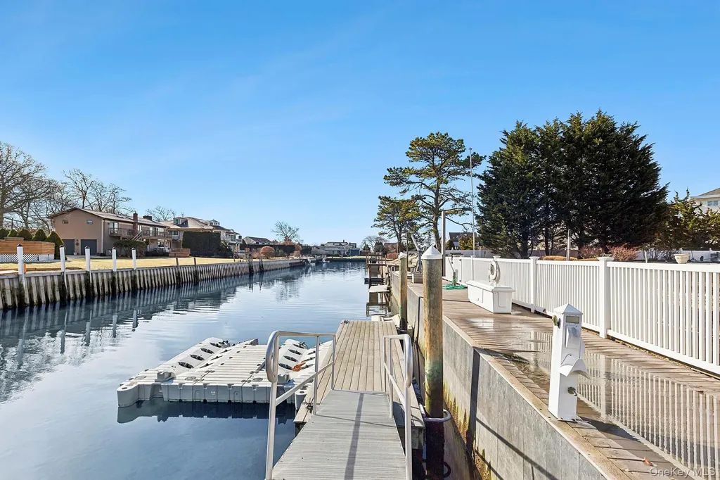 8 Canal Way Hampton Bays NY 11946