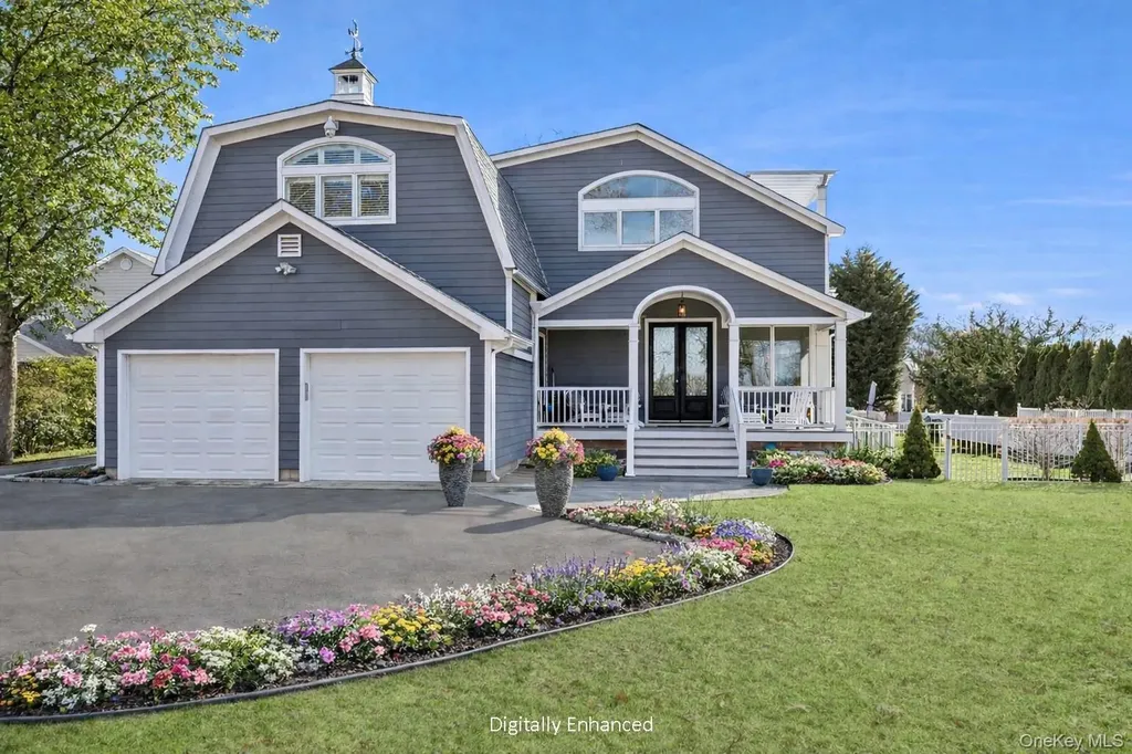 8 Canal Way Hampton Bays NY 11946