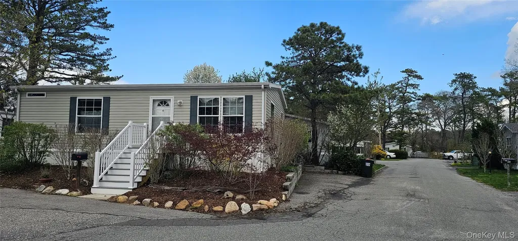 525-B26 Riverleigh Avenue Riverhead NY 11901