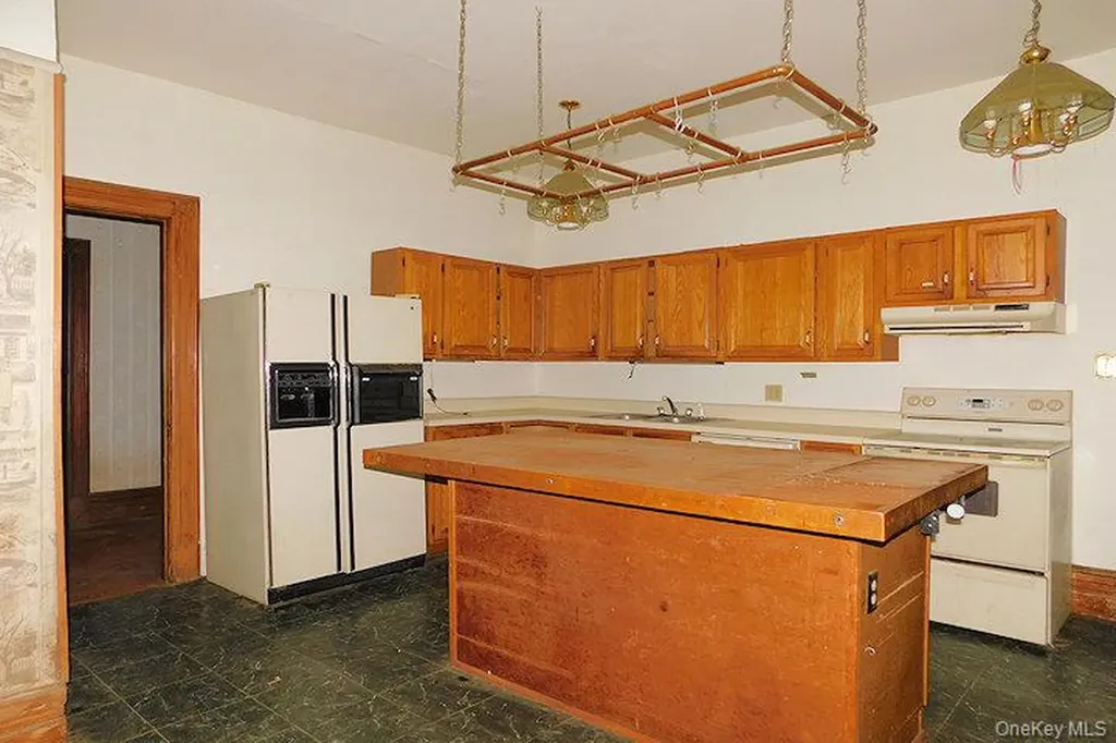 853 Salt Point Turnpike Poughkeepsie NY 12601