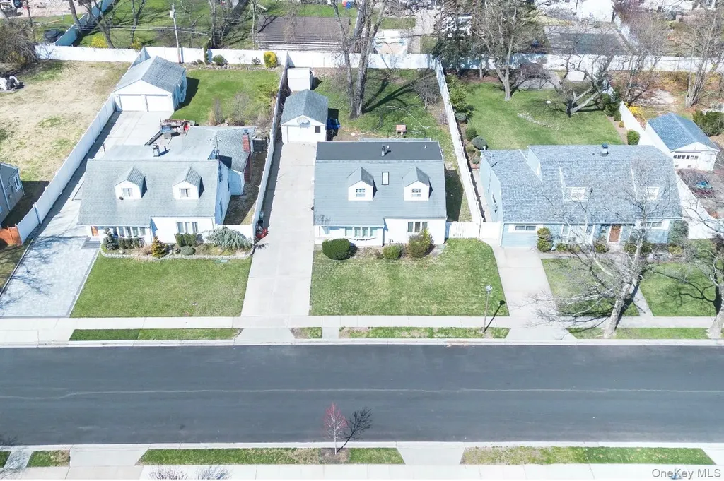 758 Wyngate Drive E Valley Stream NY 11580