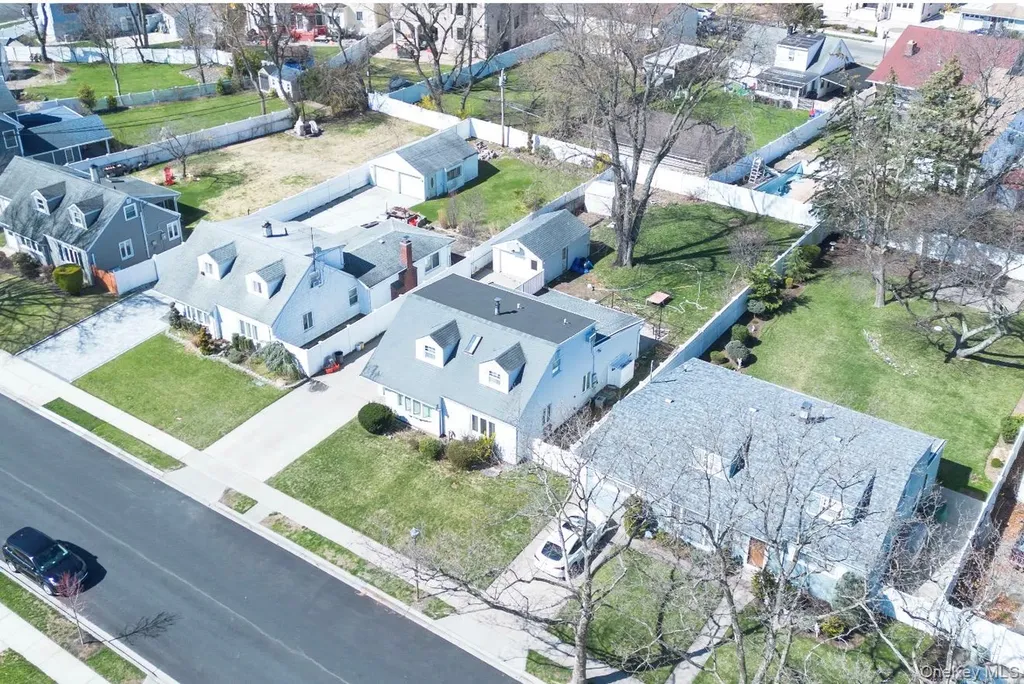 758 Wyngate Drive E Valley Stream NY 11580