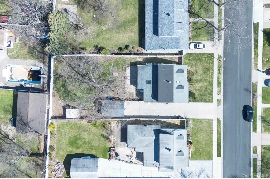 758 Wyngate Drive E Valley Stream NY 11580