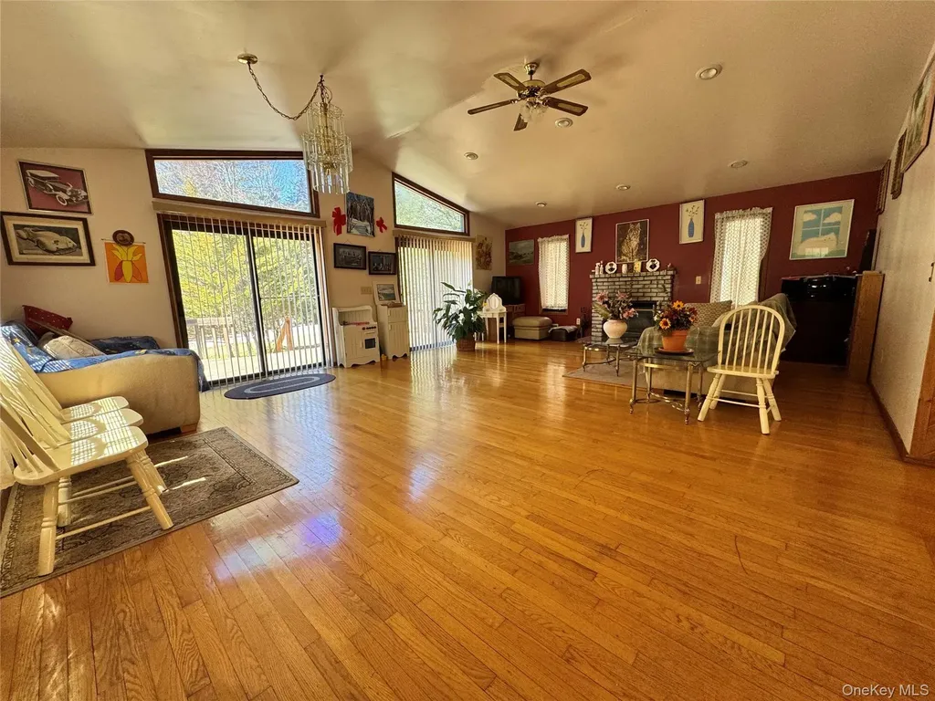 27 Gina Lane Smallwood NY 12778
