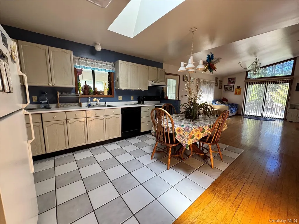 27 Gina Lane Smallwood NY 12778