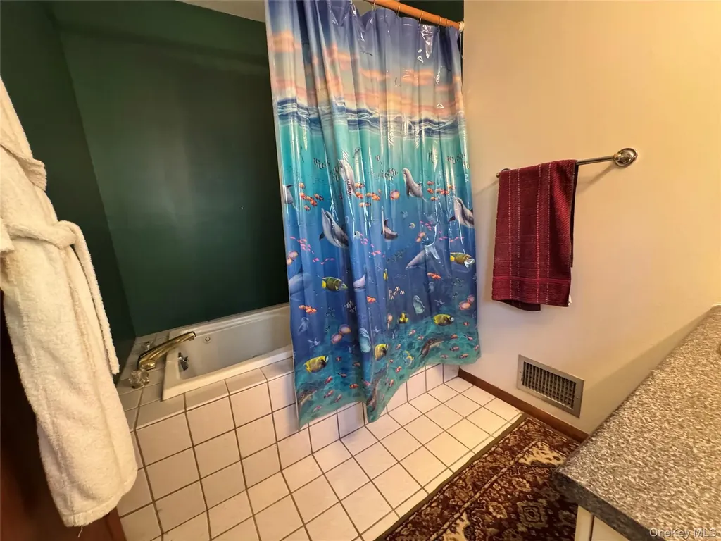 27 Gina Lane Smallwood NY 12778