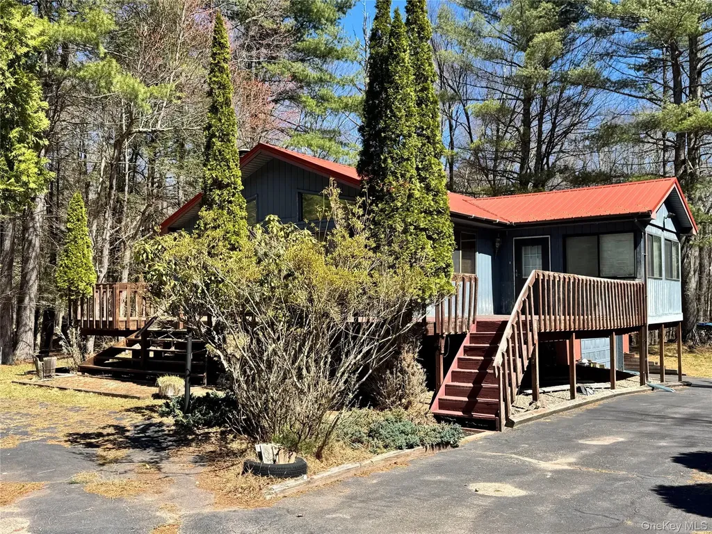 27 Gina Lane Smallwood NY 12778