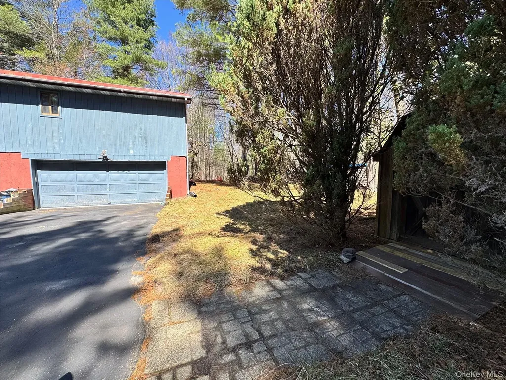 27 Gina Lane Smallwood NY 12778