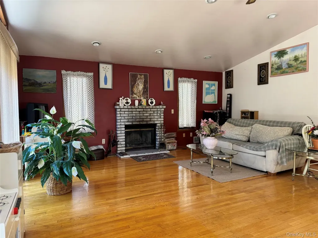 27 Gina Lane Smallwood NY 12778