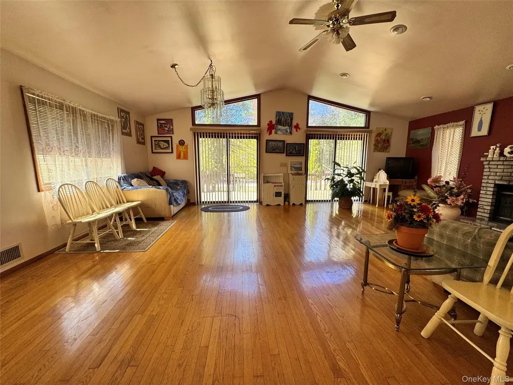 27 Gina Lane Smallwood NY 12778