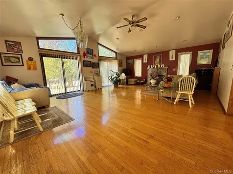 27 Gina Lane Smallwood NY 12778