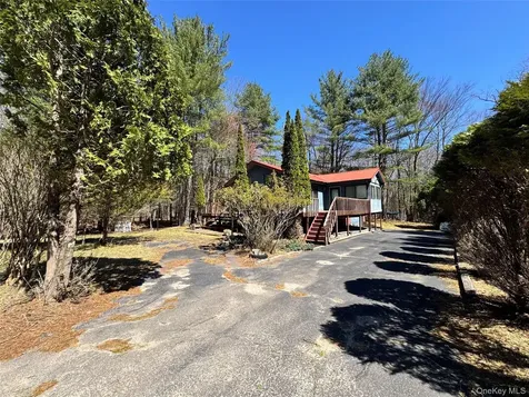 27 Gina Lane Smallwood NY 12778