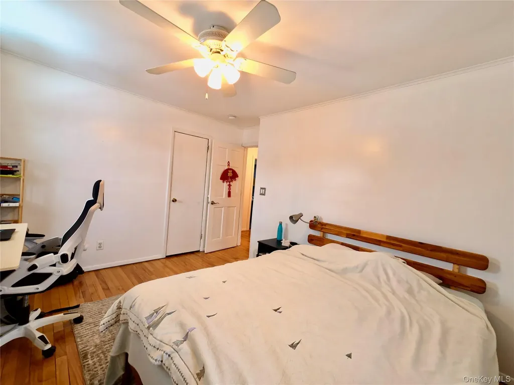 10 Kings Park Road Commack NY 11725