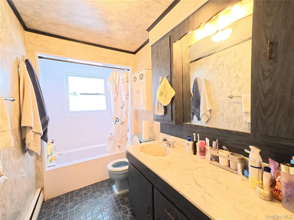 10 Kings Park Road Commack NY 11725