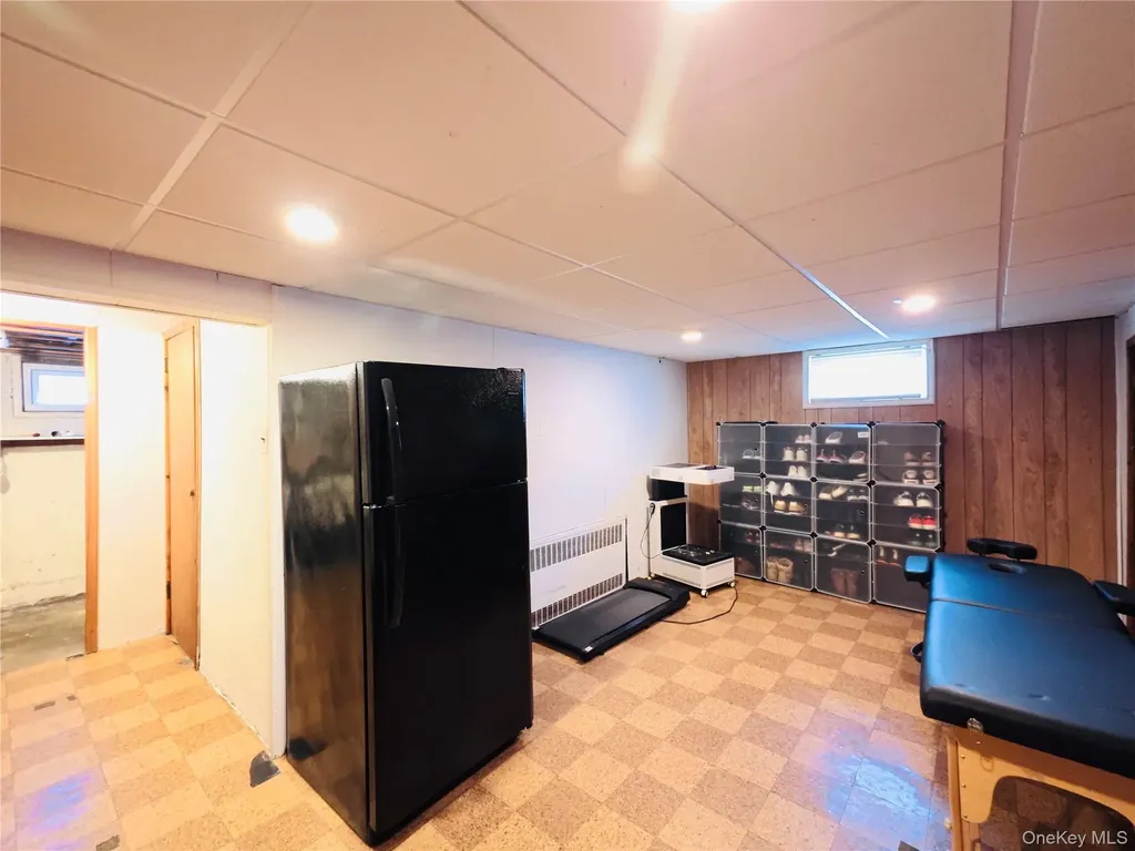 10 Kings Park Road Commack NY 11725