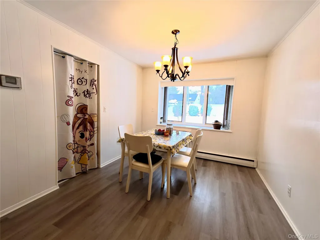 10 Kings Park Road Commack NY 11725