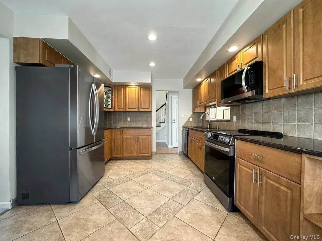 18 Lloyd Lane Nesconset NY 11767