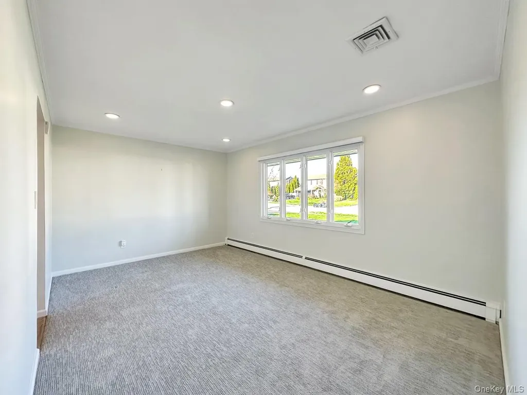 18 Lloyd Lane Nesconset NY 11767