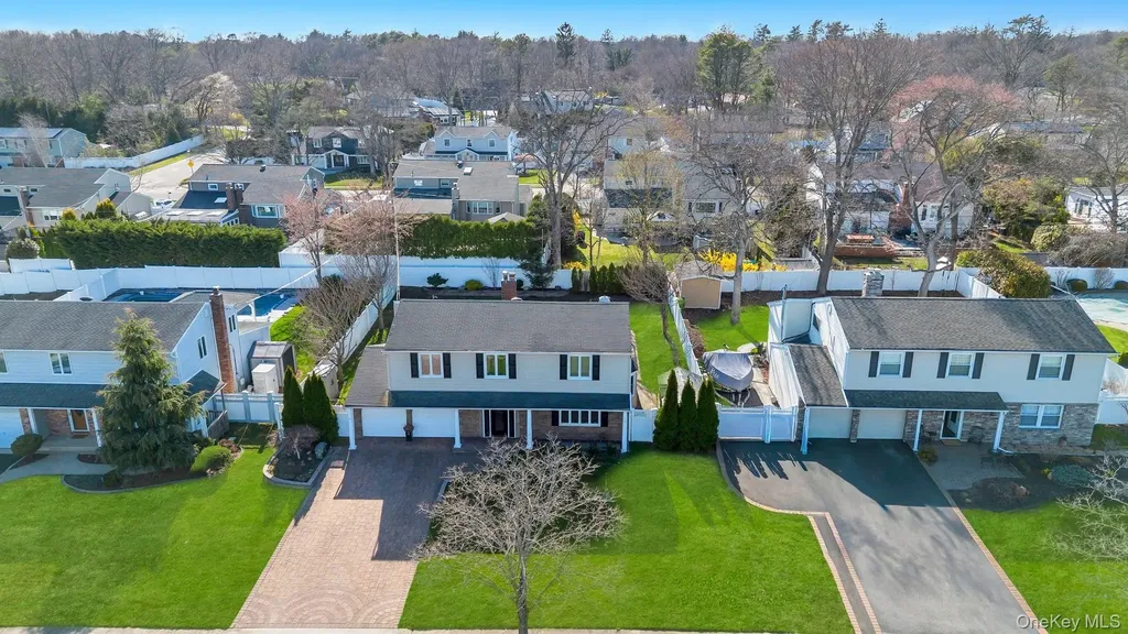 18 Lloyd Lane Nesconset NY 11767