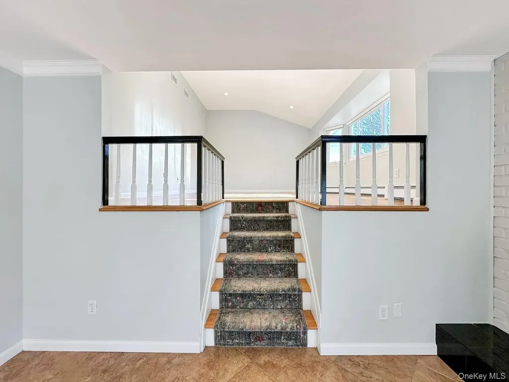 18 Lloyd Lane Nesconset NY 11767