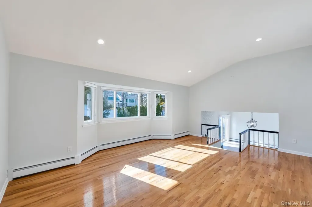 18 Lloyd Lane Nesconset NY 11767