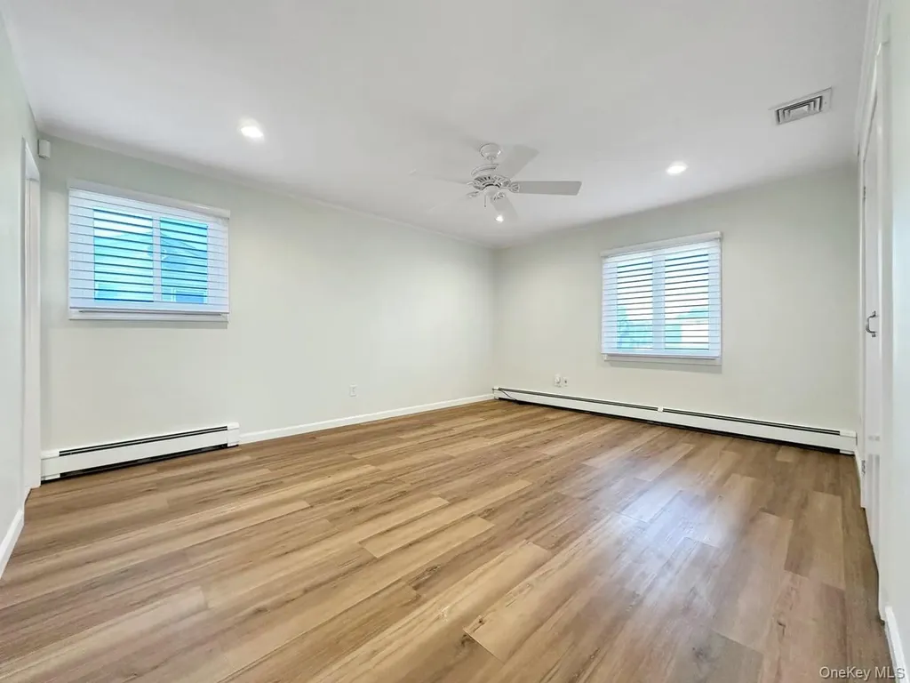 18 Lloyd Lane Nesconset NY 11767