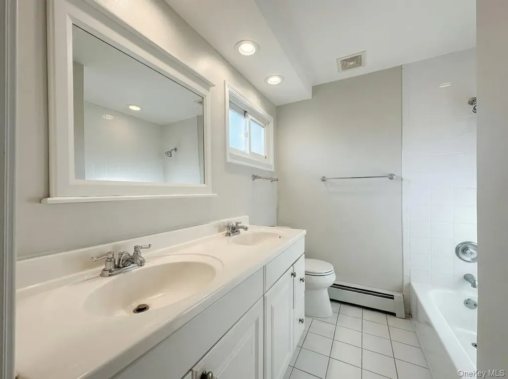 18 Lloyd Lane Nesconset NY 11767